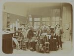 GFA 13/57.31: Vorderes Werk, Terminbureau in der Konvertergiesserei, Leute vom Modellzimmer und Spedition 1912