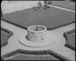 GFA 17/500656: Brunnen von Bildhauer W. Knecht im Klosterhof
