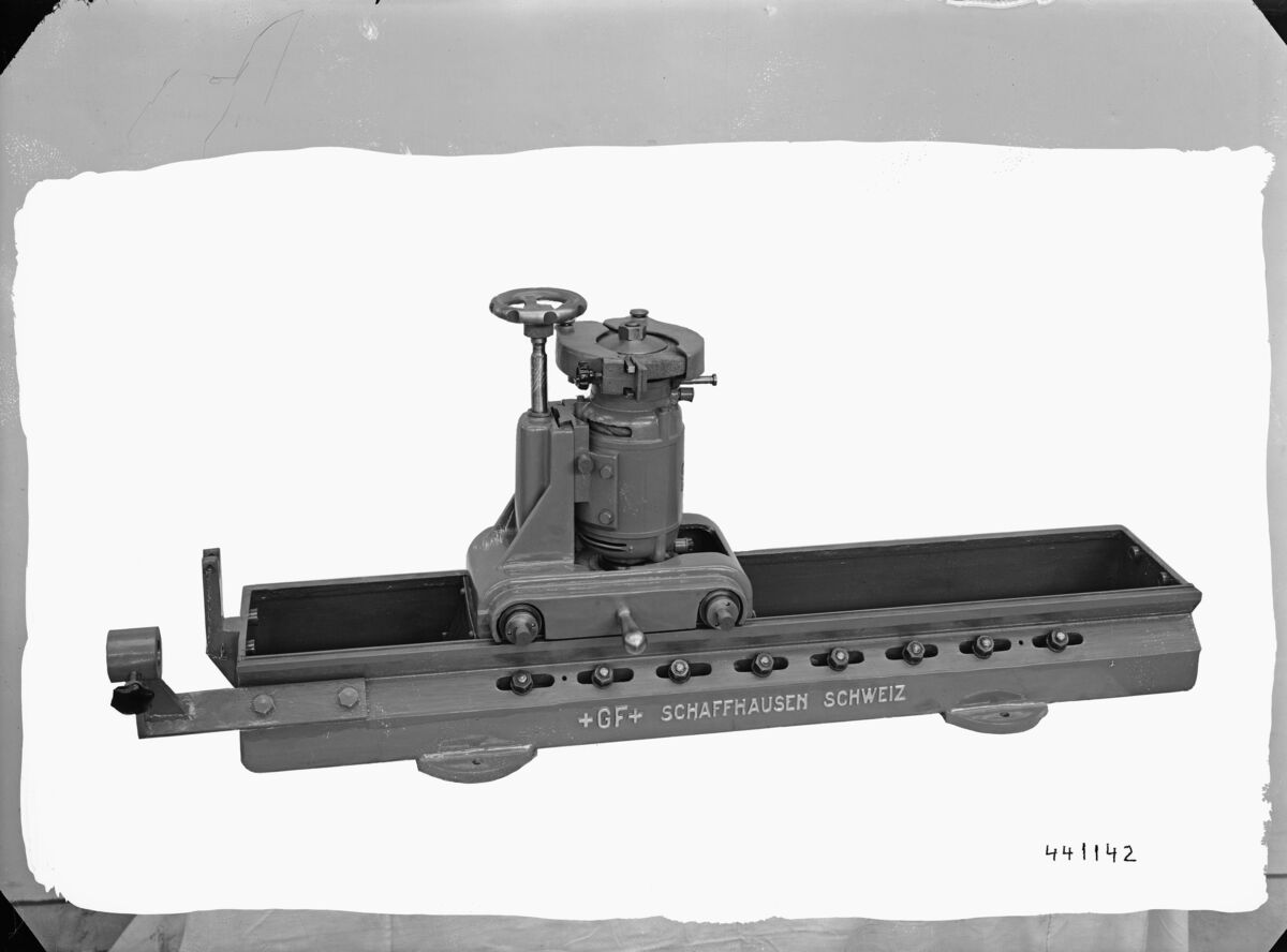 GFA 16/441142: Schleifmaschine für Hobelmesser