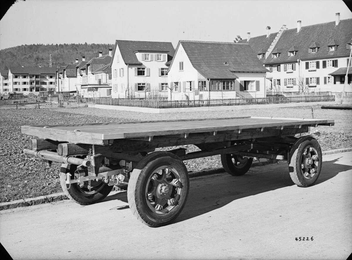 GFA 16/45226: Pferdezugwagen mit Trilexräder 20"
