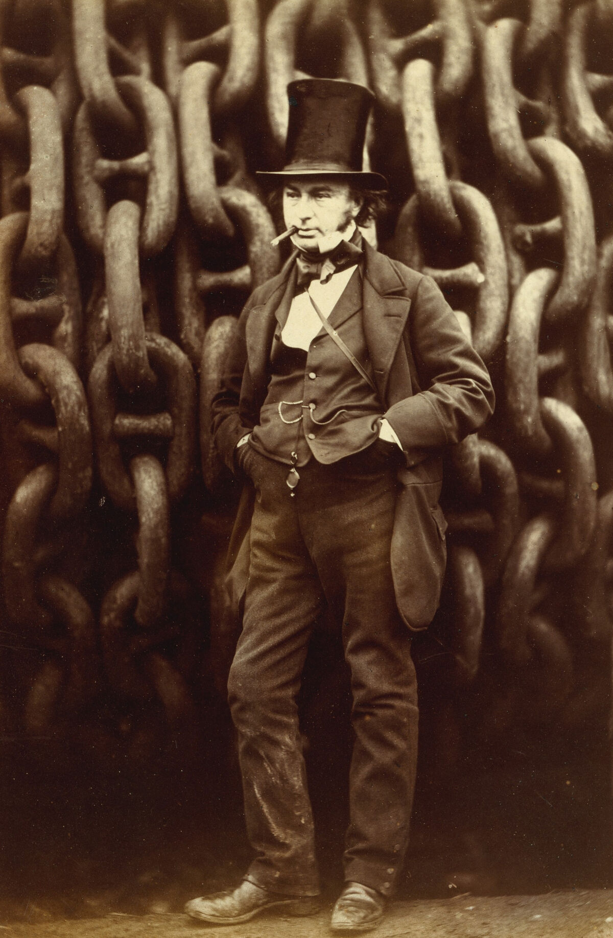 GFD 1/175: Isambard Kingdom Brunel vor den Ketten der «Great Eastern» (Fotografie von Robert Howlett, 1857)