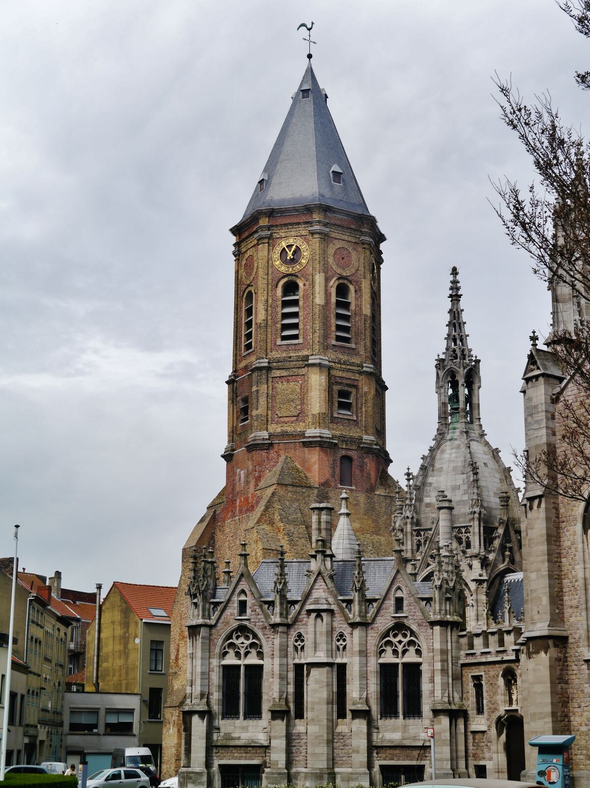 GFD 2/137: Noch erhaltener Kirchturm der 1896 niedergebrannten St.-Peters-Kirche in Ostende (Fotografie von Zairon, 2016)