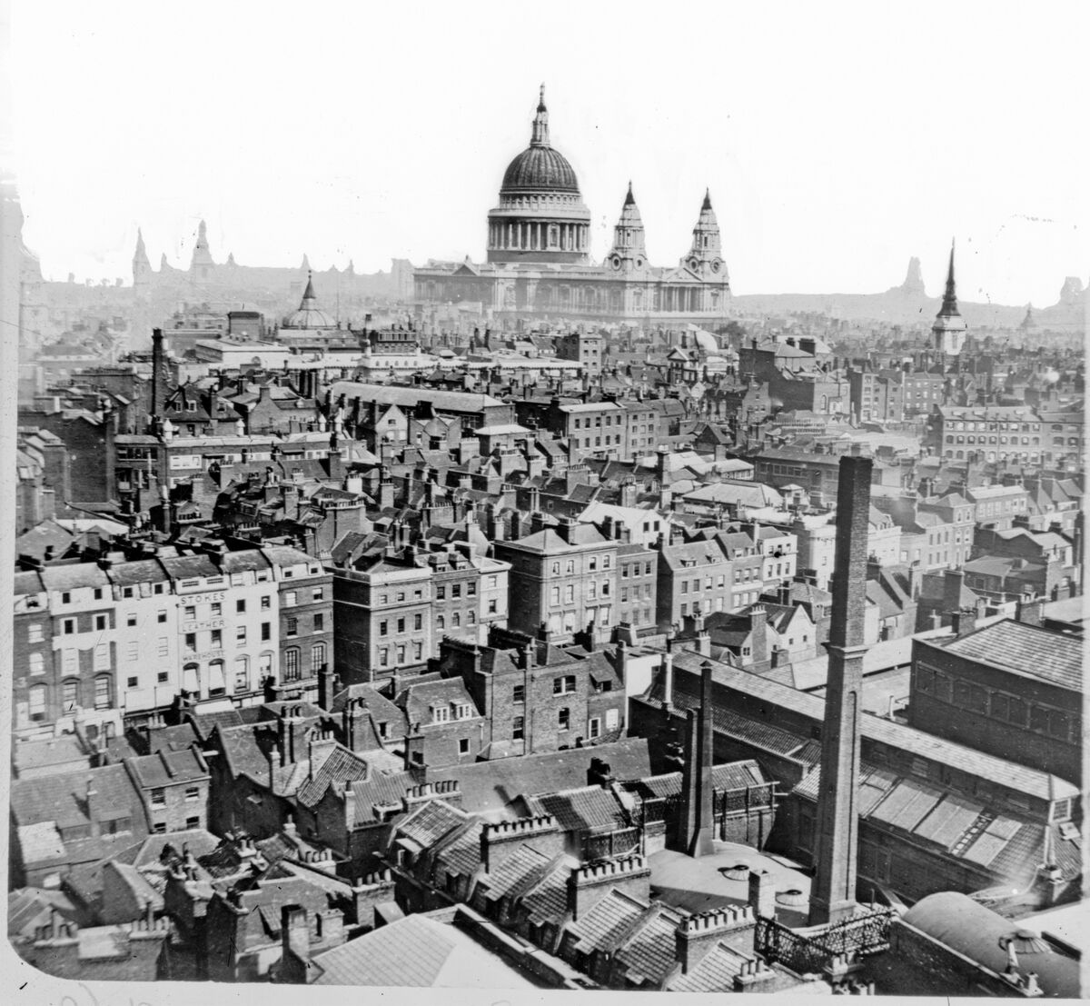 GFD 2/257: St. Paul’s Cathedral überragt die Dächer von London (Fotograf unbekannt, um 1860)