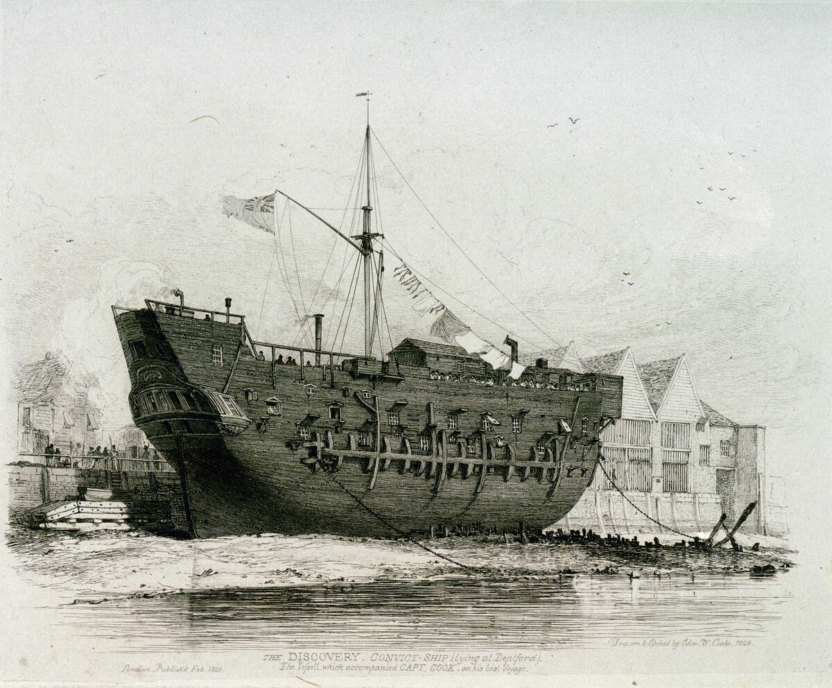 GFD 3/117: Die HMS Discovery, erbaut von Randall, Gray & Brent 1789, wird später als Sträflingsschiff in Deptford verwendet (Druck von Edward William Cooke, 1829)