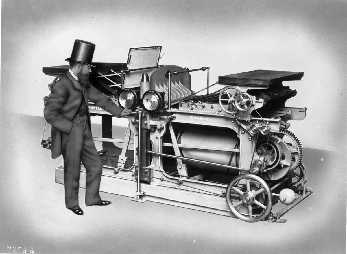 GFD 3/265: Die Nay-Peer Druckerpresse von 1824 mit James Napier (Fotomontage, um 1900–1958)