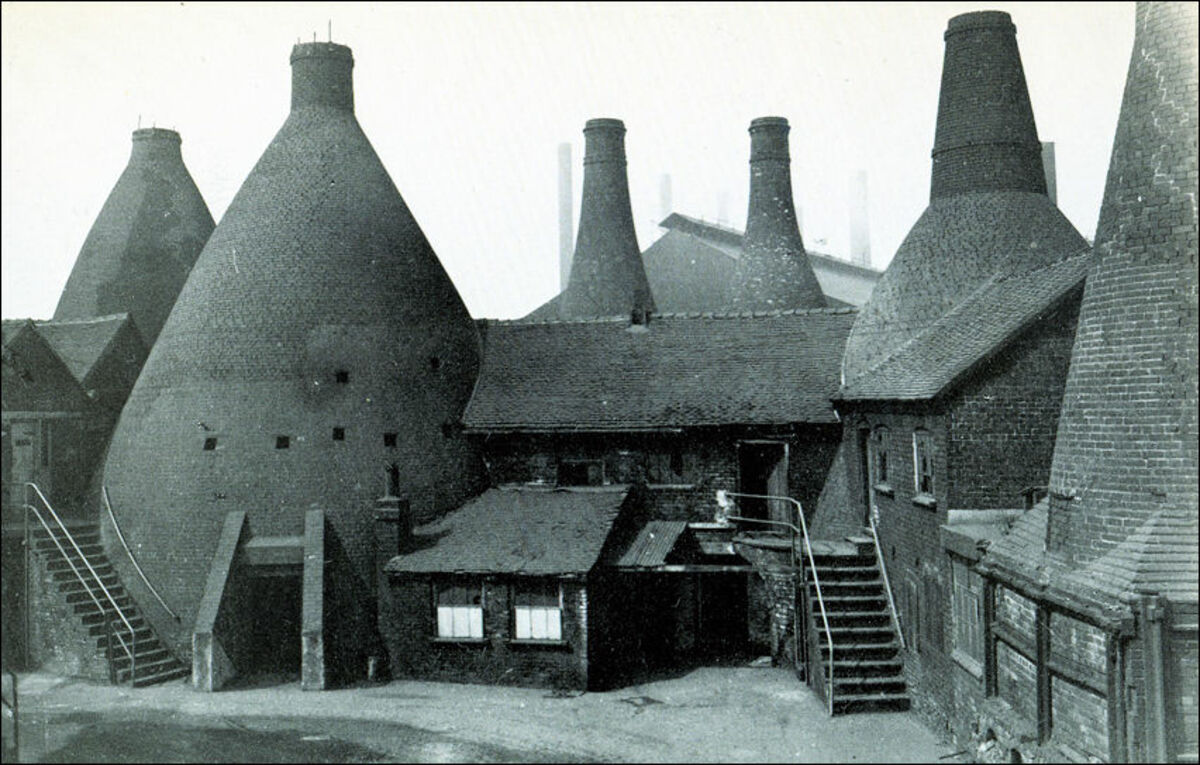 GFD 3/58: Flaschenöfen in den Etruria Works von Wedgwood (Fotograf unbekannt, um 1952)