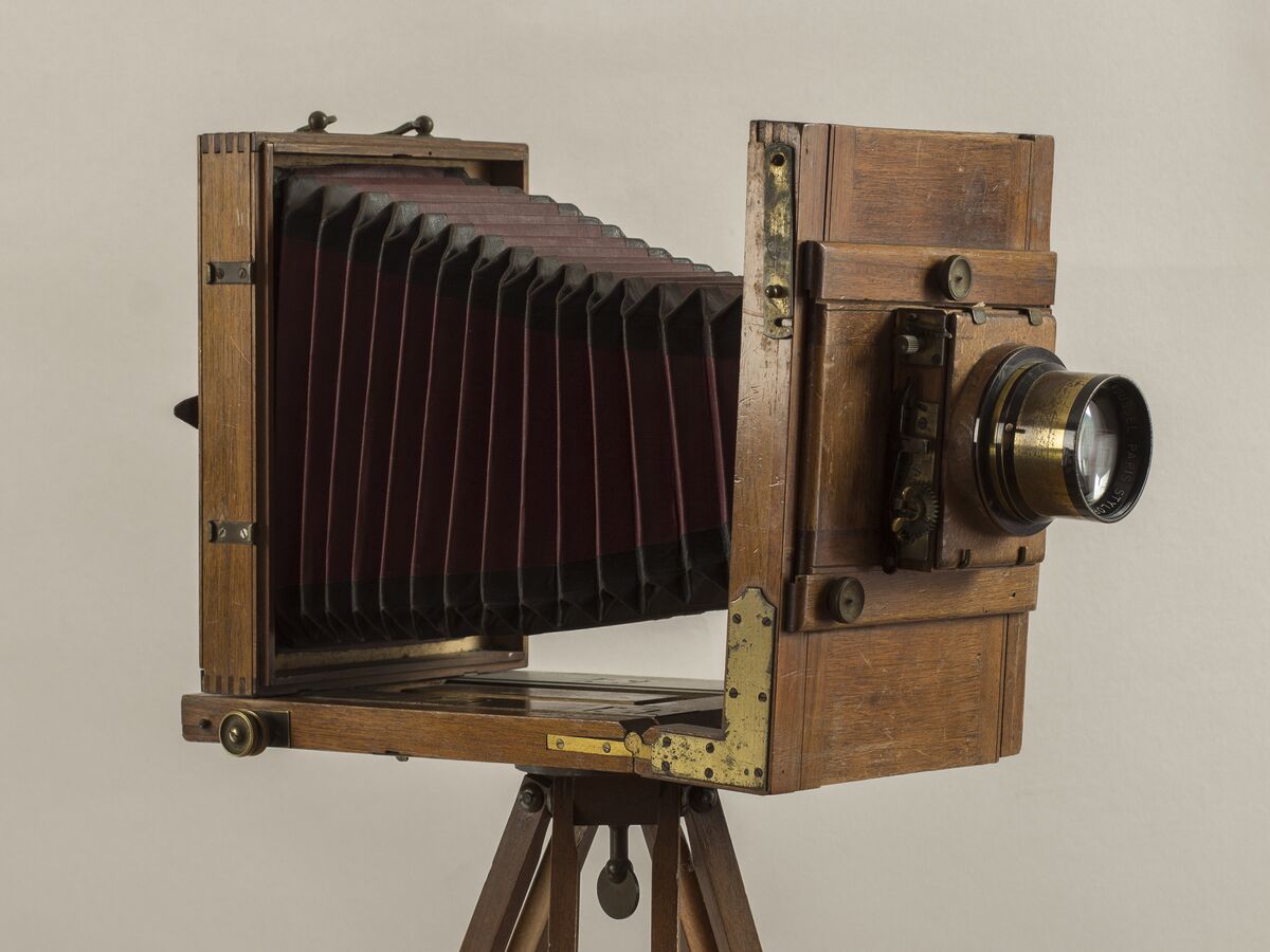 GFD 3/85: Photo camera, c. 1880